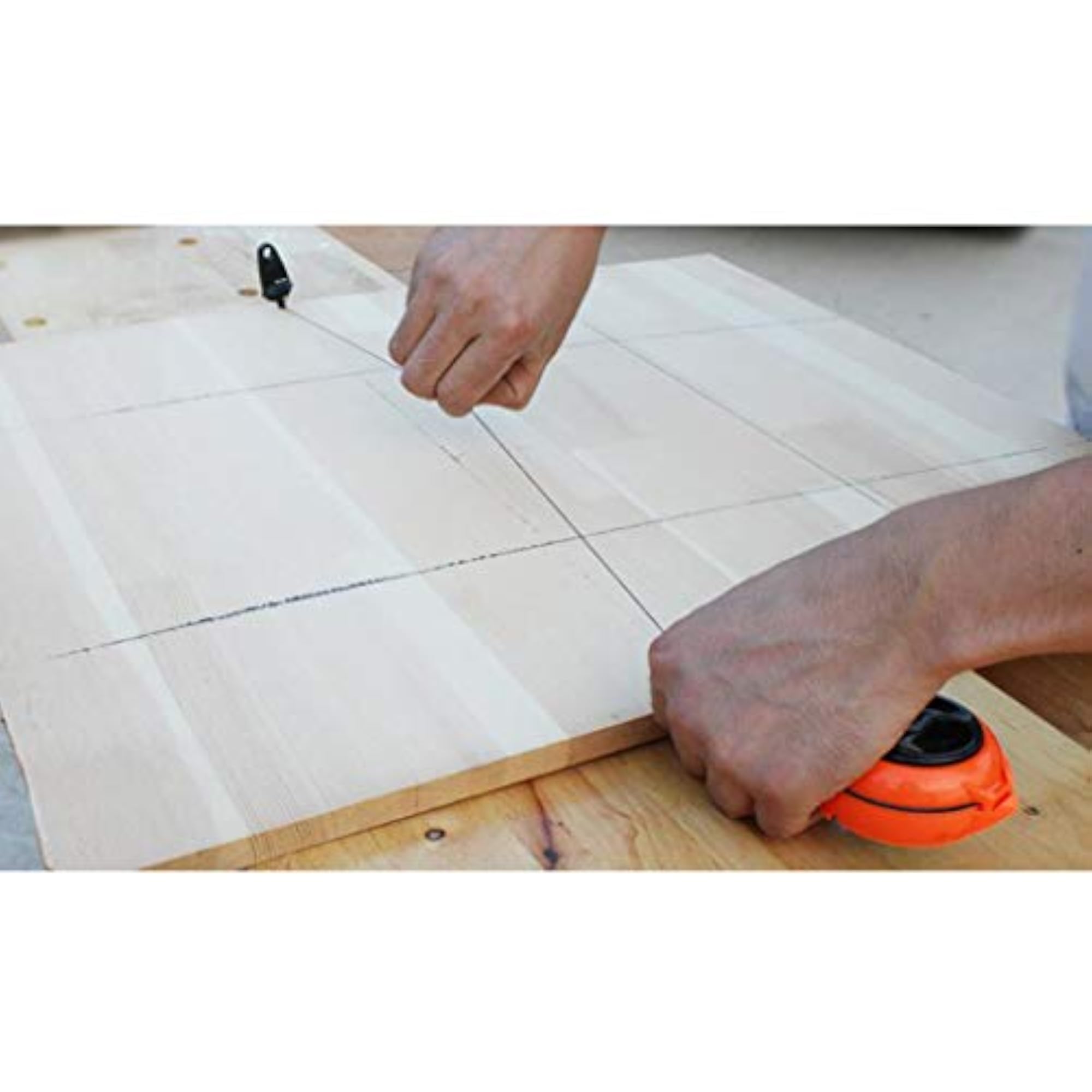 Carpentry Marking Tool with Automatic Rewind