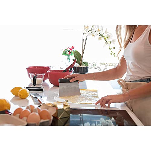 Foto von KitchenAid 3er Set Rührschüsseln, Spülmaschinenfest, ineinander stapelbar, 3 Schüsseln mit rutschfester Basis und Ausguss – Empire Rot