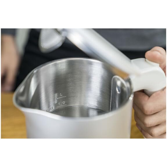 Amazon.com: ZWILLING Enfinigy Cool Touch 1-Liter Electric Kettle, Cordless  Tea Kettle u0026 Hot Water - Silver: Home u0026 Kitchen