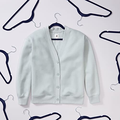 Amazon Basics Kleiderbügel für Anzüge, aus Samt, schmal, rutschfest, 50 Stück, Marineblau, Silber