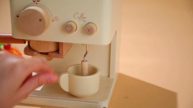 Björn&Schiller Macchina da caffè in legno per bambini, giocattolo