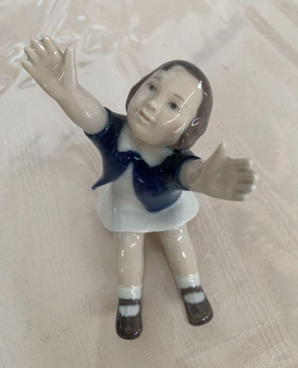 ロイヤルコペンハーゲン女の子フィギュリン ロイヤルコペンハーゲン女の子フィギュリン