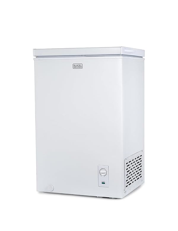 BLACK+DECKER 2.0 Cu. Ft. Compact Chest Freezer, Deep Freezer Holds Up To 70 Lbs. of Frozen Food, Removable Storage Basket, Manual Defrost, White by BLACK+DECKER - Used condition - US$151.45