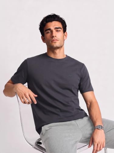 Image of Van Heusen Men's Crew Neck T-Shirt - Soft & Breathable Cotton | Regular Fit | Comfortable Everyday Casual Wear | Short Sleeves | Summer Favorite |Solid Colors | Style 60052|Available in Pack of 1 & 2