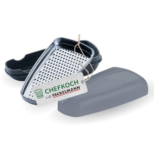 Chefkoch trifft Fackelmann Parmesanreibe mit Behälter – Edelstahlklinge, 2in1 Reiben & Aufbewahren, spülmaschinengeeignet Chefkoch trifft Fackelmann Parmesanreibe mit Behälter – Edelstahlklinge, 2in1 Reiben & Aufbewahren, spülmaschinengeeignet