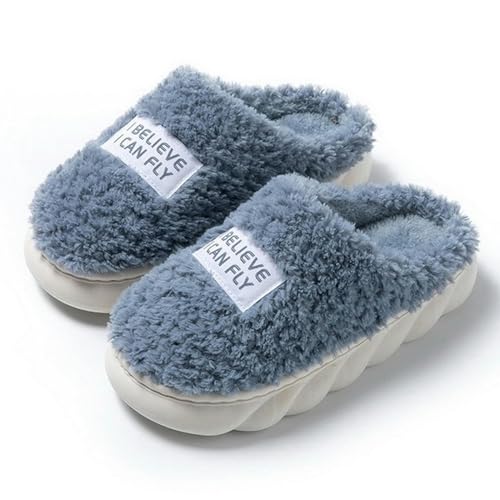 Pantoufles pour la maison avec semelle antidérapante contre les pieds froids en hiver