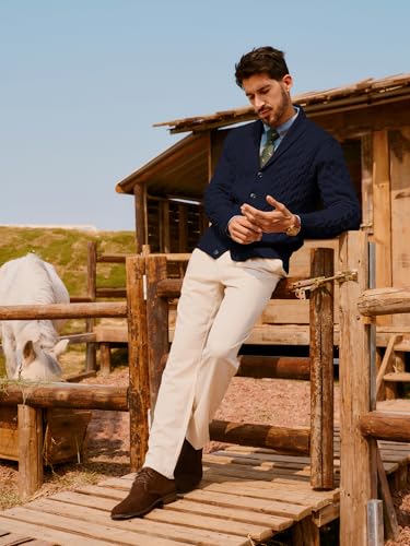 Cardigan en tricot torsadé homme col châle chic en maille texturée unie