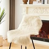 JXLOULAN Faux Lammfell Schaffell Teppich Beige 50x80 cm, Longhair Flauschiger Fell Teppiche Wohnzimmer Deko Weicher für Stühle Sofa Schlafzimmer Kinderzimmer