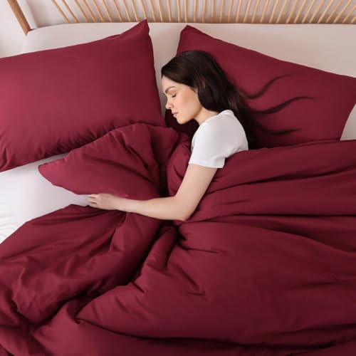 Image of ROSGONIA Oversized Queen Comforter Dark Red, 3pcs (1 Comforter & 2 Pillowcases) Lightweight Oversized Queen Comforter Sets Bedding Blanket Quilts