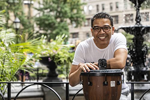 ZOOM Q2n-4K 4K-Videokamera für Musiker, Live-Streaming und Content Creators, X/Y-Stereomikrofon – Ideal für Soical Media Inhalte, Streaming, Konzerte, Live Recording, 24 bit/96 KHz