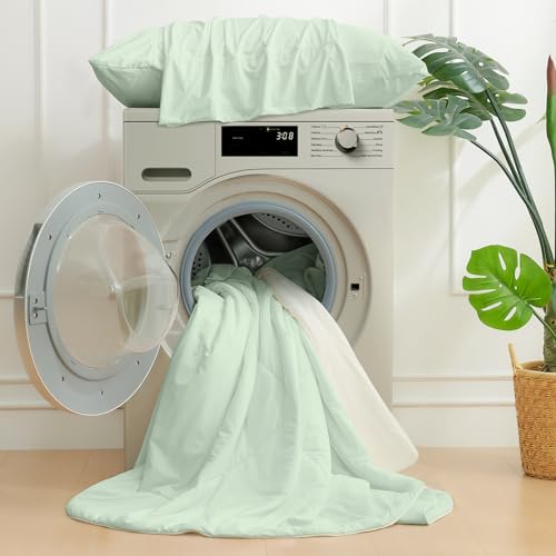 Cozy Bliss Cooling Comforter King Size, Cooling Blankets for Hot Sleepers and Night Sweats, Light Mint Green Cream Summer Comforter for King Size Bed, Breathable Soft Lightweight Silk Smooth