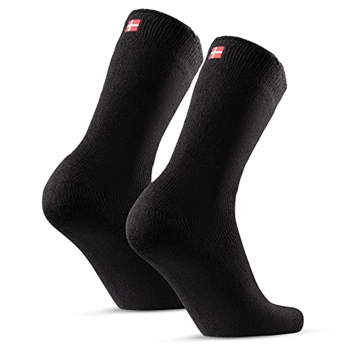 10 Best Thermal Socks In 2022 (To Keep Feet Warm)