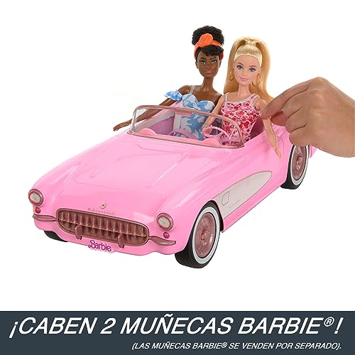 Hot Wheels - Barbie The Movie - Corvette, Coche de juguete teledirigido con pilas de la película Barbie, capacidad para dos muñecas Barbie y el maletero se abre, +4 años (Mattel HPW40)