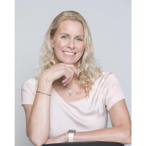 EKKERT RUSL - Sea Growth er frumkv&ouml;&eth;lafyrirt&aelig;ki sem hyggst r&aelig;kta fiskmeti me&eth; hj&aacute;lp v&iacute;sindanna me&eth; &thorn;v&iacute; a&eth; framlei&eth;a fiskhr&aacute;v&ouml;rur &uacute;r fiskfrumum, svokalla&eth;an vistfisk. Birgitta Gu&eth;r&uacute;n Schepsky &Aacute;sgr&iacute;msd&oacute;ttir er einn stofnenda Sea Growth. copertina