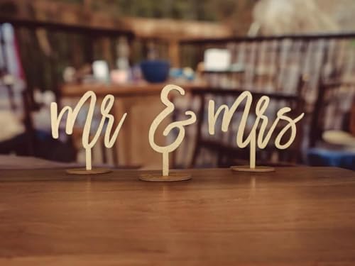 3PCS Wooden Mr and Mrs Sign for Head Table,Bridal Shower Sign for Wedding Party Decorations,Bride and Groom Table Decorations for Engagement Wedding Bridal Shower Party Supplies