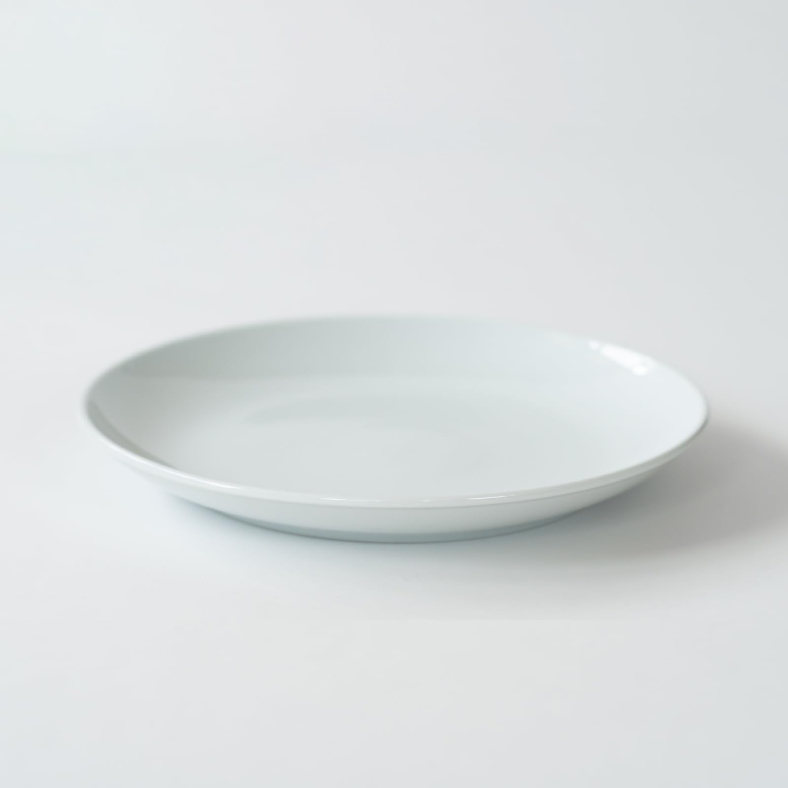 ????(Saikaitoki) Saikai Pottery Hasami Ware Common Plate Plate Diameter 10.6 inches (27 cm), White, Microwave and Dishwasher Safe 13744