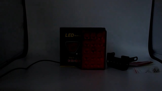 3ème Feu Stop LED Style F1 PNNNU - Clignotant Stroboscopique Rouge - Pour Voitures 12V - ABS Plastique