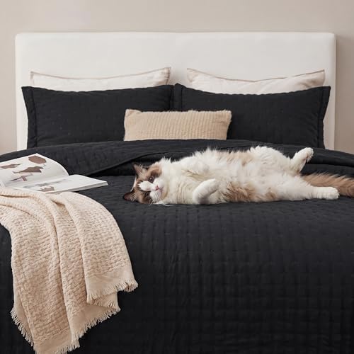 Image of Bedsure King Quilt - Black Bedspread King Size & Lightweight Comforter, Modern Coverlet with Clover Pattern, Ultra Soft All-Season Bedding, 106 x 96 Inches