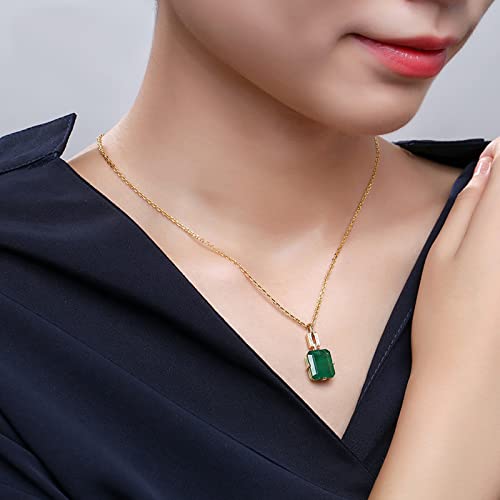 Collier géométrique argent plaqué or et zircon émeraude pour sublimer un décolleté
