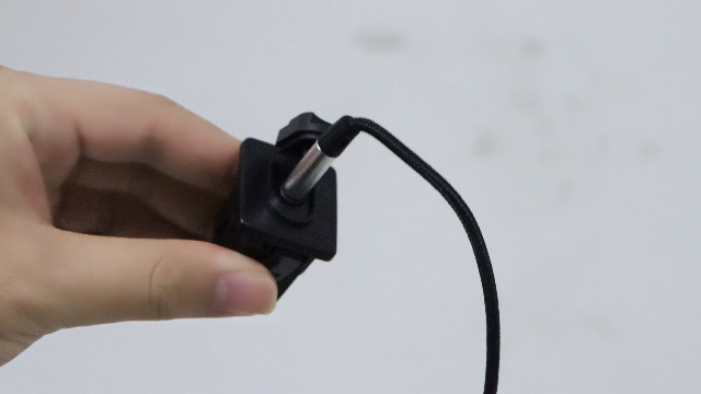 Auxiliary port installation in a Honda Pilot