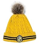 DESIGN CURATO & FEDELE AI FILM HARRY POTTER: questo cappello sfoggia lo stemma ufficiale della Casa Tassorosso della scuola di Hogwarts. Il pon pon alla moda è stato realizzato con pelliccia sintetica.