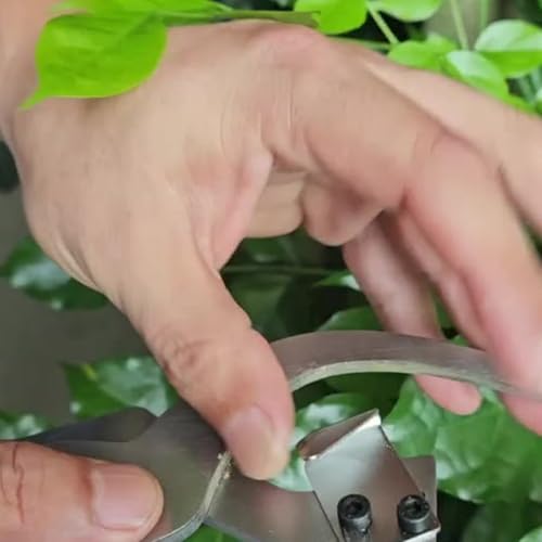Mantenimiento de troncos sin esfuerzo usando alicates ergonómicos para cortar corteza 4