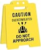 Letrero de escritorio de precaución sobreestimulado – Divertido letrero de acrílico mini de no acercarse – Regalo plegable de escritorio para compañeros, jefe, cubículo, terapia o decoración de oficina en casa 2