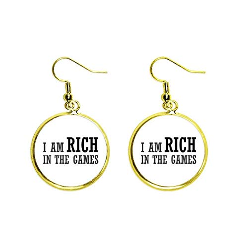 Joyería dorada de mujer con acabado pulido y diseño de gota colgante exclusivo