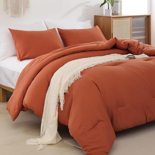 Image of ROSGONIA Oversized King Comforter 120x120, 3pcs Super King Comforter (1 Burnt Orange Comforter & 2 Pillowcases) Lightweight Warm Bedding Set Quilt
