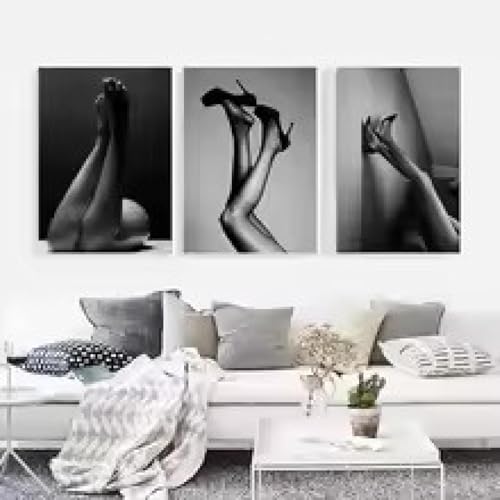 Toile femme en noir et blanc pour sublimer la déco de votre salon