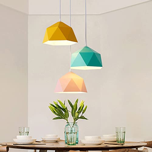 Lustre noir design suspendu au-dessus d'une table à manger de restaurant - 4