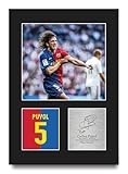 puyol-cazalet 40320 ✯ UN REGALO QUE DE VERDAD AMARÁ - anota un ganador de clase mundial con esta foto impresa firmada de una de las leyendas del fútbol más famosas del mundo, Carles Puyol. Regalo de primer nivel para ellos y puntos de regalo de primer nivel para usted: ¡al fondo de la red!