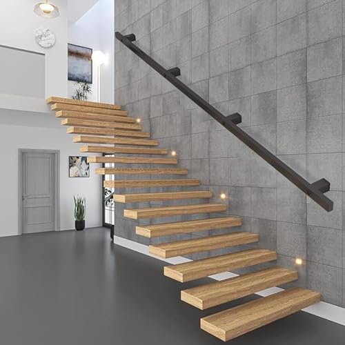 Rampe d'escalier pour le jardin et accès extérieur en bois ou béton