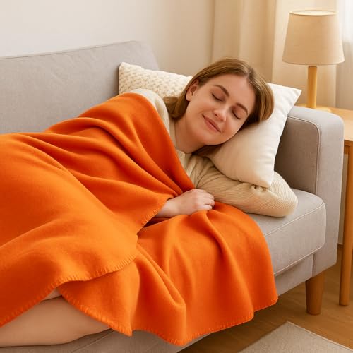 Betz Fleecedecke 130x170 cm 180g/m² – Weiche Wohndecke & Kuscheldecke – Flauschige Sofadecke als Tagesdecke – Leicht, wärmend & pflegeleicht – Farbe Orange