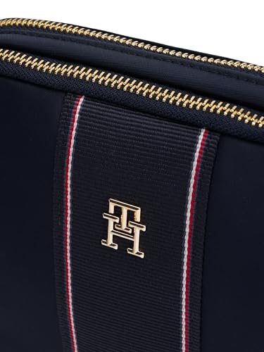 Tommy Hilfiger Poppy Camera Bag with Adjustable Crossbody Strap3