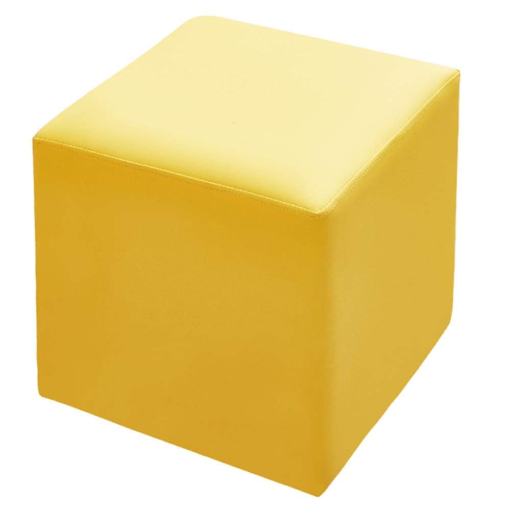 Pouf petit banc carré en cuir jaune pour corriger le manque d'assises au salon