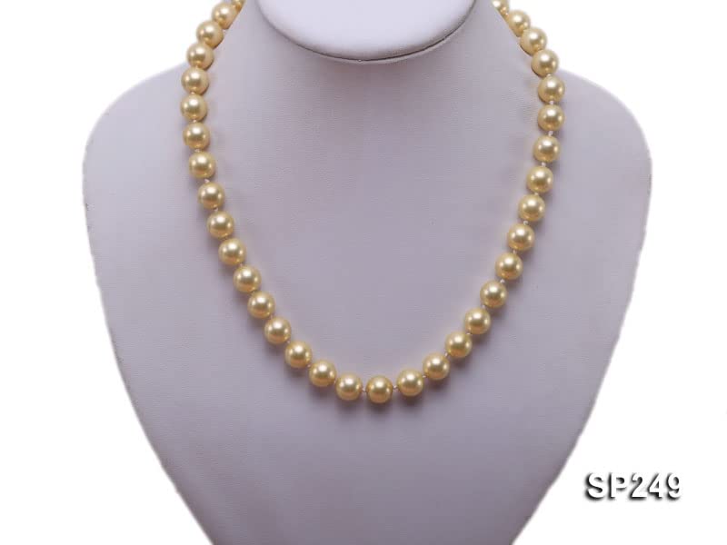 Collier perles de coquille 10mm noué main, l'élégance intemporelle au fermoir clair de lune - 5