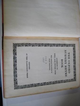 The Oxford Nursery Rhyme Book B004V72NRG Book Cover
