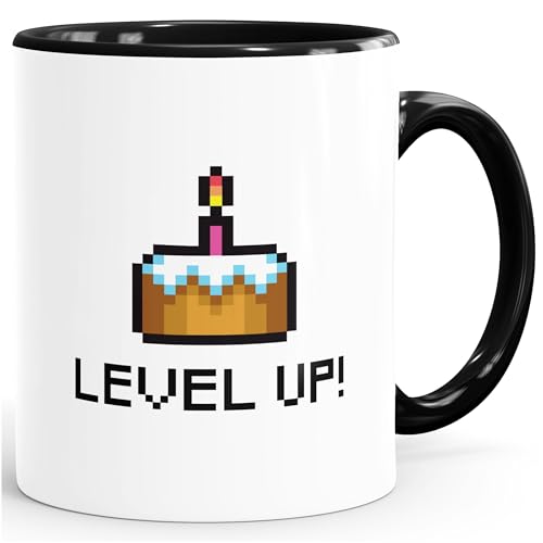 Tasse mit Pixelgrafik