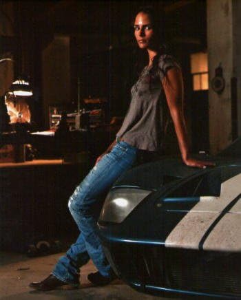 Amazon ブロマイド写真 ワイルド スピードmega Max ジョーダナ ブリュースター フォードgt40とミア アイドル 芸能人グッズ 通販