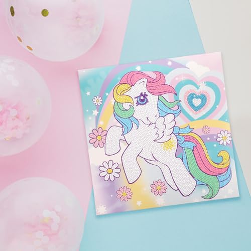 DIAMOND DOTZ BOX 2592873 Original 5D Diamond Painting Box Set, My Little Pony Träume, DIY Diamant-Malerei-Kit mit Motivbox und Glitzersteinen für Kinder ab 6 Jahren, Beginner