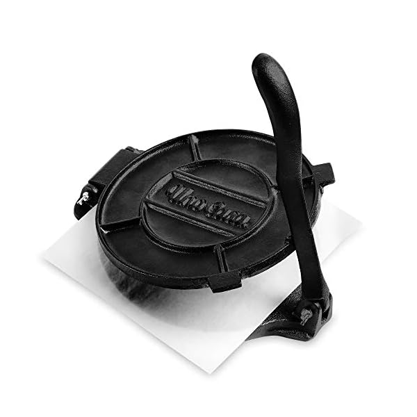 Uno Casa Cast Iron Tortilla Press 8 Inch Tortilla Maker, PreSeasoned Roti Maker with 100 Pcs