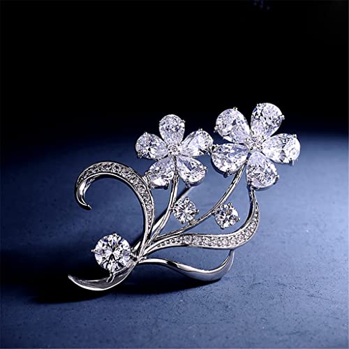 Bijoux de fête et broche pour femmes élégante du bureau aux soirées