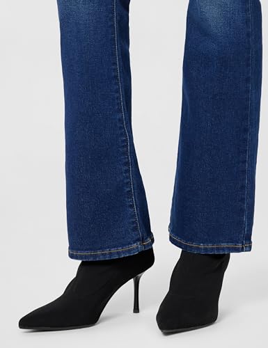 Image of Levi's Women's 725 Bootcut Fit High Rise Jeans