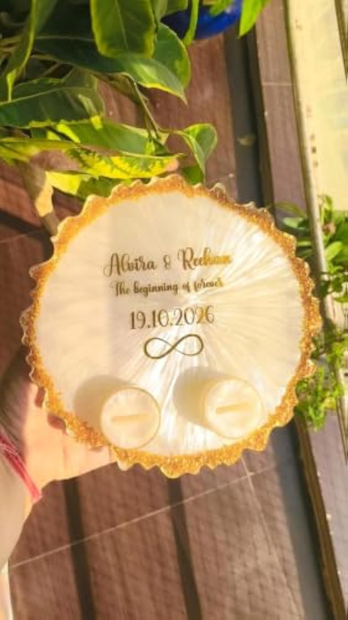 Customized 10 Inch Round Resin Engagement Ring Platter