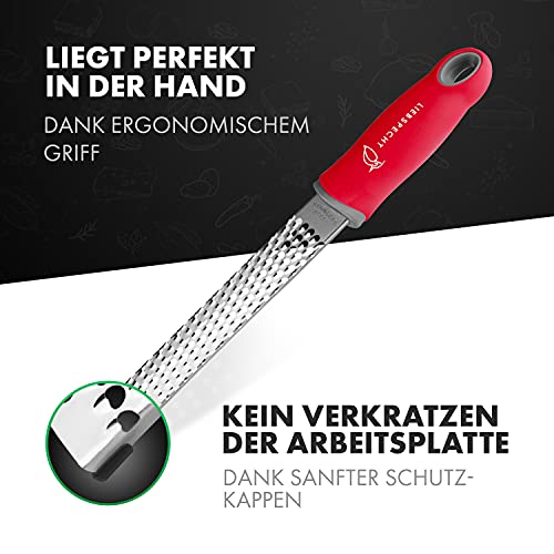 Foto von Liebspecht® Hochwertige Edelstahl Zester Reibe - Ideale Parmesanreibe - Käsereibe - Zitronenreibe - Muskatnussreibe - Keine abstumpfenden Klingen, inkl. Schutzhülle und Bürste - Innovative Form