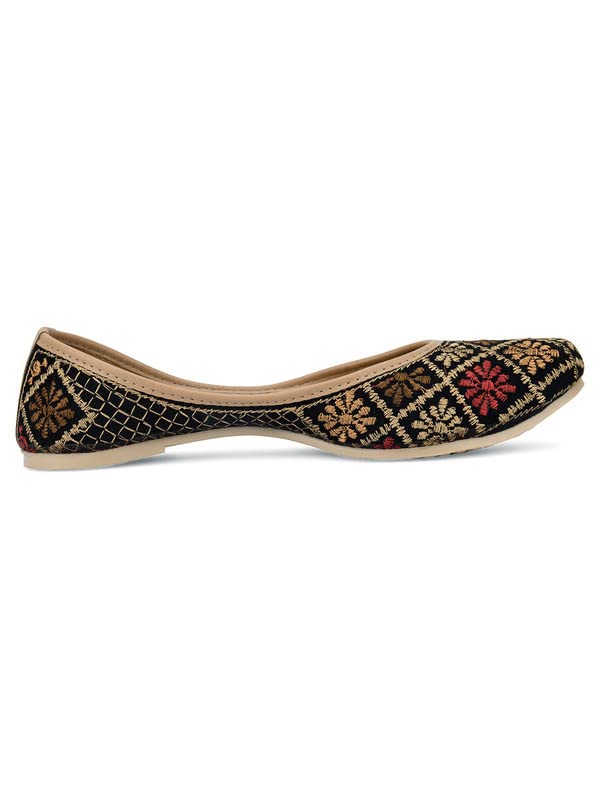 DESI COLOUR Women Ethnic Footwear, Punjabi Jutti/Mojari-Black Thread Work 2 1