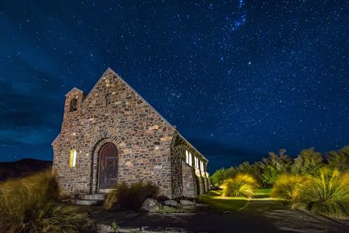 adrium Póster de 90 x 60 cm: cielo estrellado y la Vía Láctea en la Iglesia del Buen Pastor, Lago Tekapo, Nueva Zelanda (100136116)
