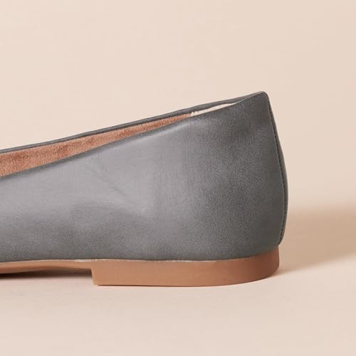 Image of Amazon Essentials Women's Pointed-Toe Ballet Flats