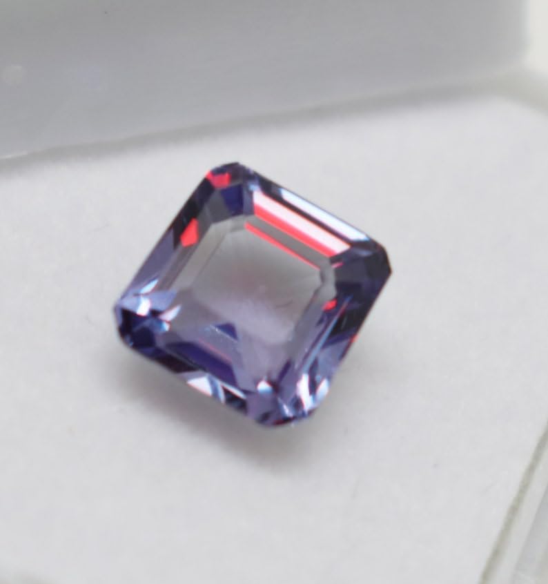 Alexandrite naturelle 7mm pour sublimer vos colliers faits main
